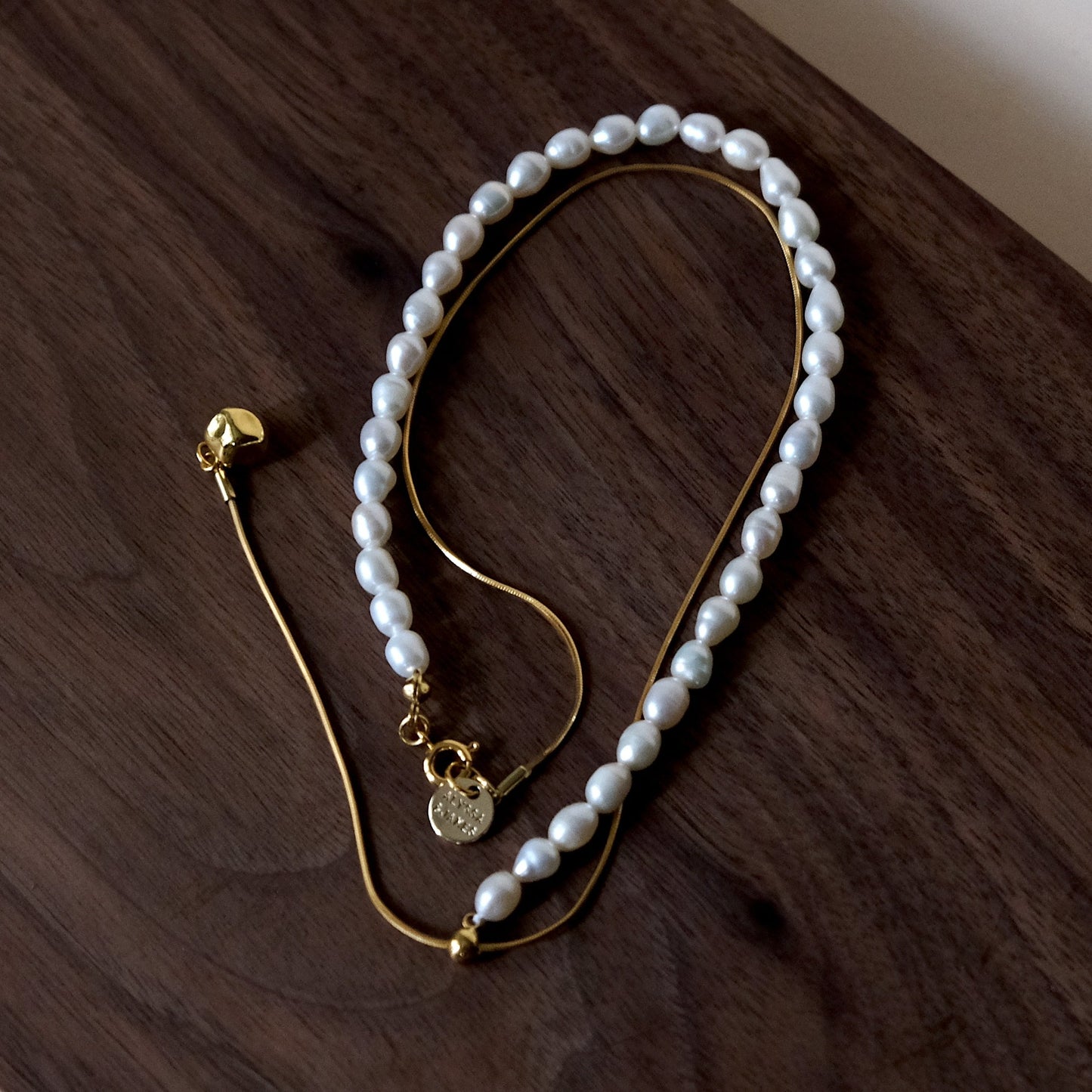 【クラシック】Y字型伸縮調整可能淡水パールステッチ細スネークネックレスCHOKER C125