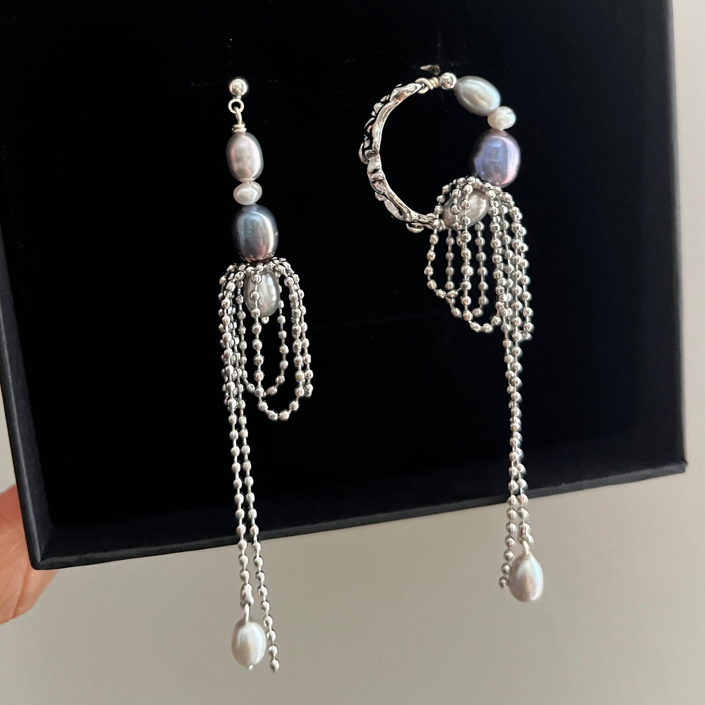 不對稱 孔雀色灰色淡水珍珠 耳環