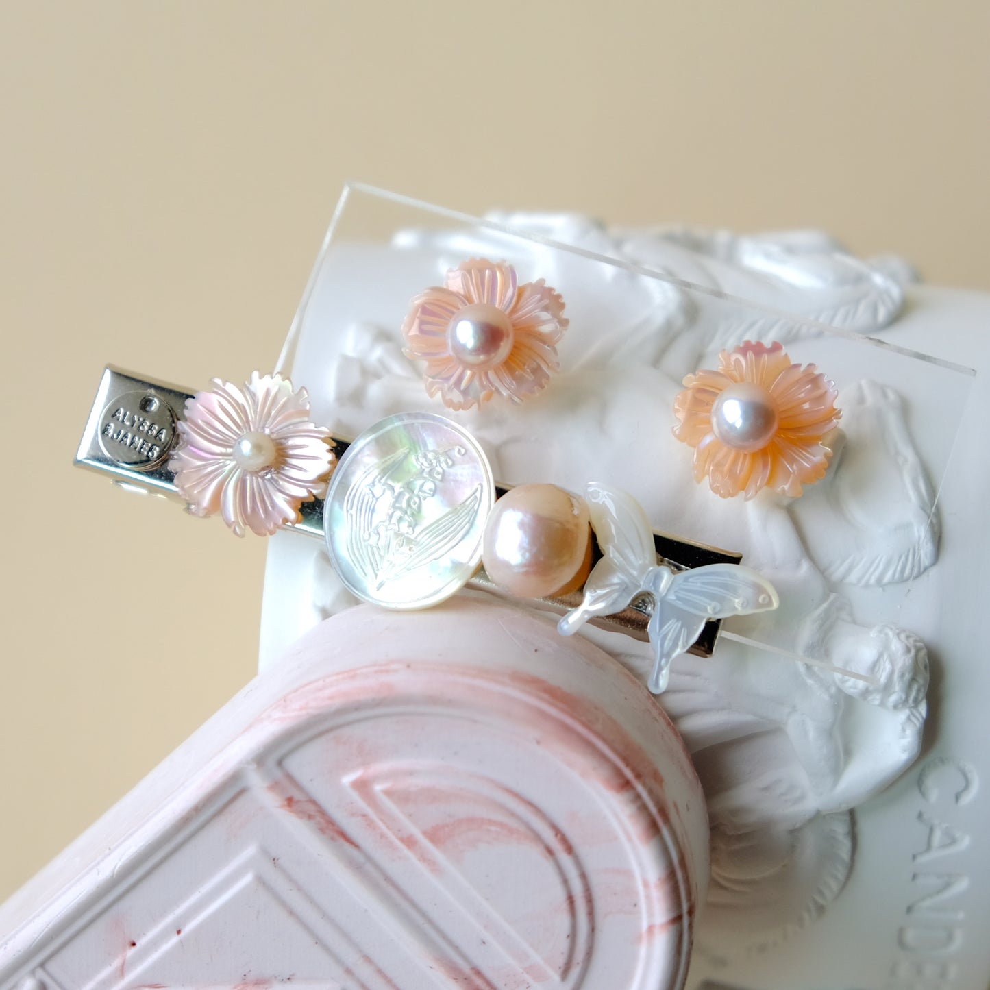 [ NEW ] [Happy Love] Freshwater Pearl and Mother-of-the-Valley Hair Clip N122