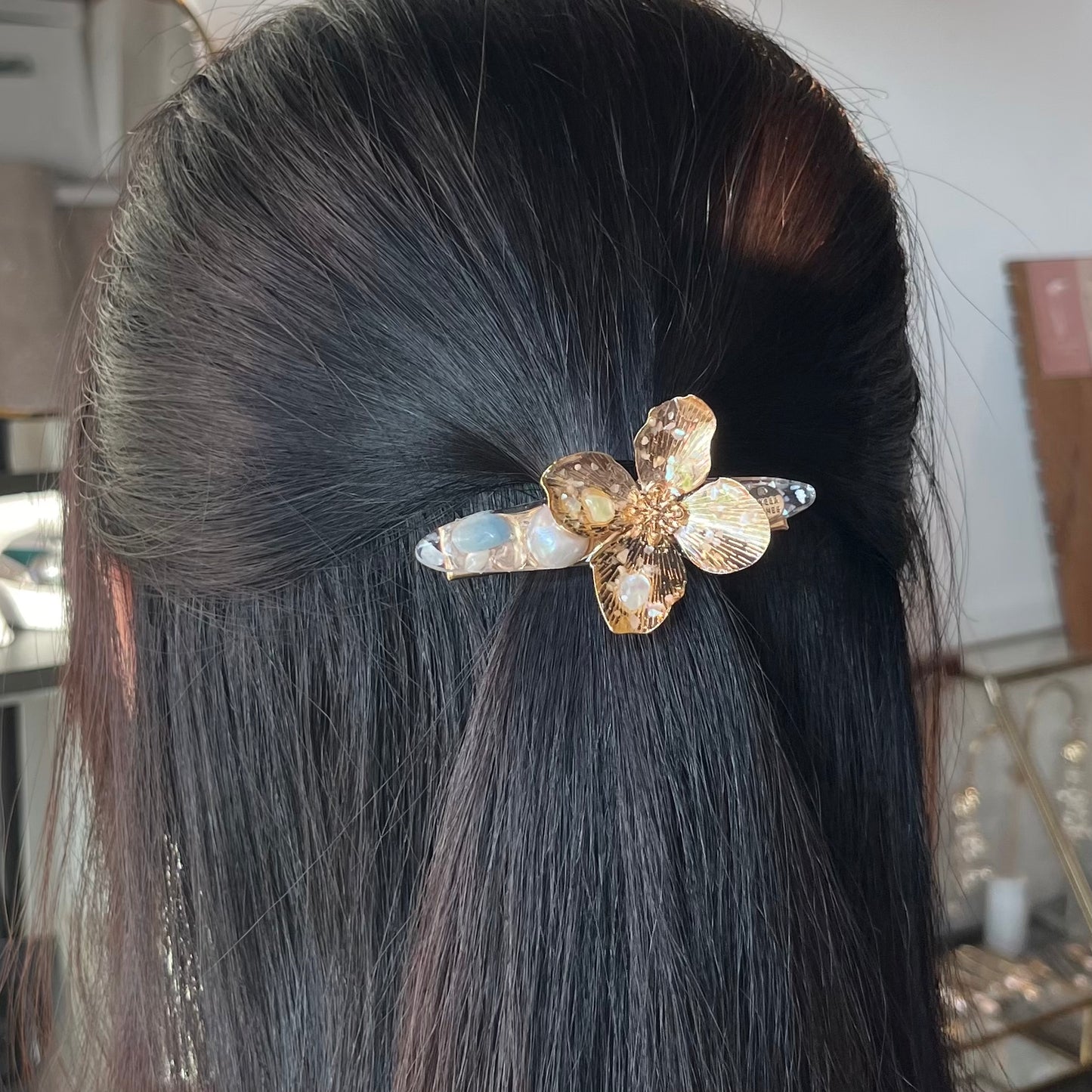 [ NEW ] 花と白のクリスタル ローズクォーツ淡水パール ヘアクリップ N124